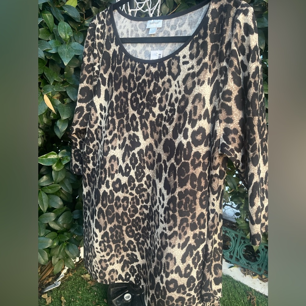 Elegant leopard print long blouse!!! lovely design✨